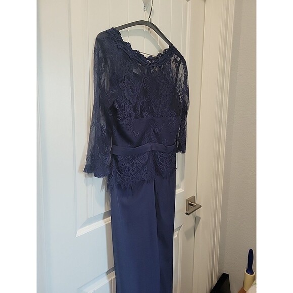 Rosewe Maxi Lace wide legged Navy Jumpsuit Size Sm No MFG Tag Wedding Special Oc - Picture 8 of 13